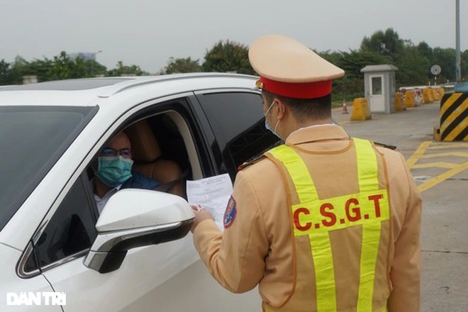 Người từ Hà Nội đi tỉnh, thành khác có bị cách ly không, cần giấy tờ gì? - 1