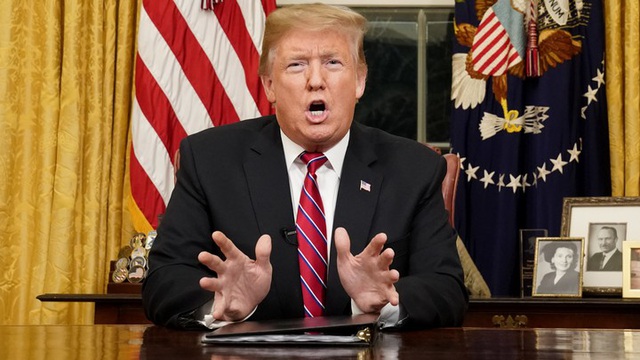 Nhà Trắng nói ông Trump vẫn đủ sức điều hành chính phủ dù mắc Covid-19 - 1