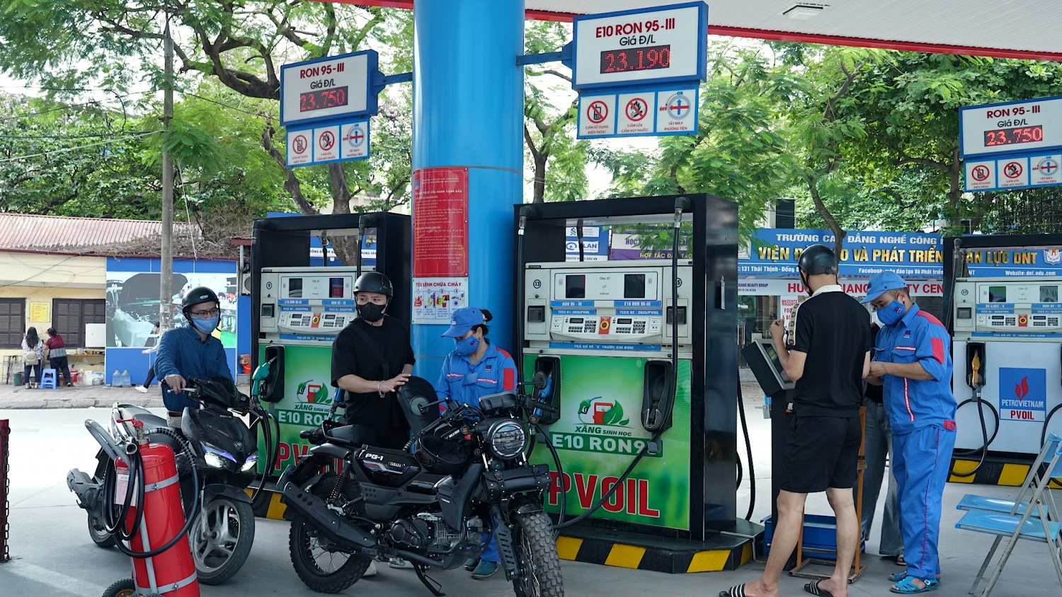 Xăng E10 phủ sóng toàn quốc: Lợi thế nhờ giá và nguồn cung