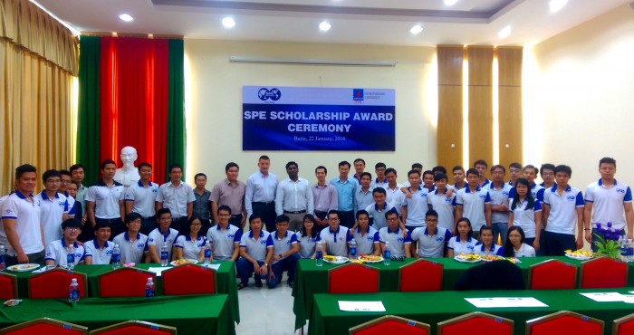 spe viet nam trao hoc bong 2015 cho sinh vien pvu