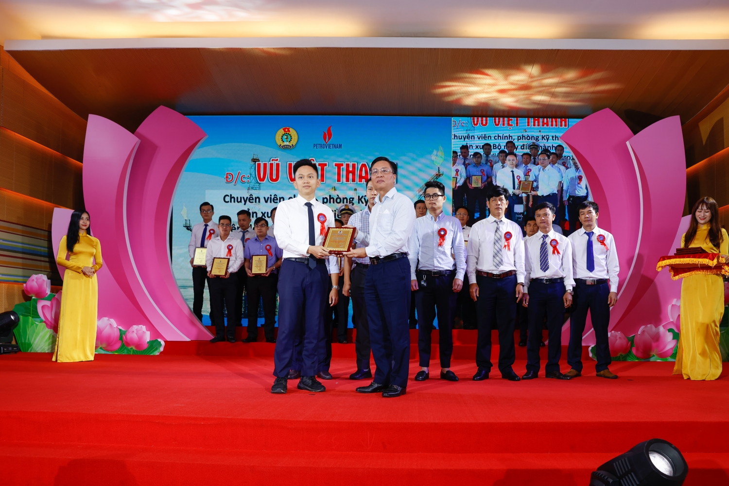 CĐ DKVN phát động Tháng Công nhân và tuyên dương người lao động Dầu khí tiêu biểu năm 2022