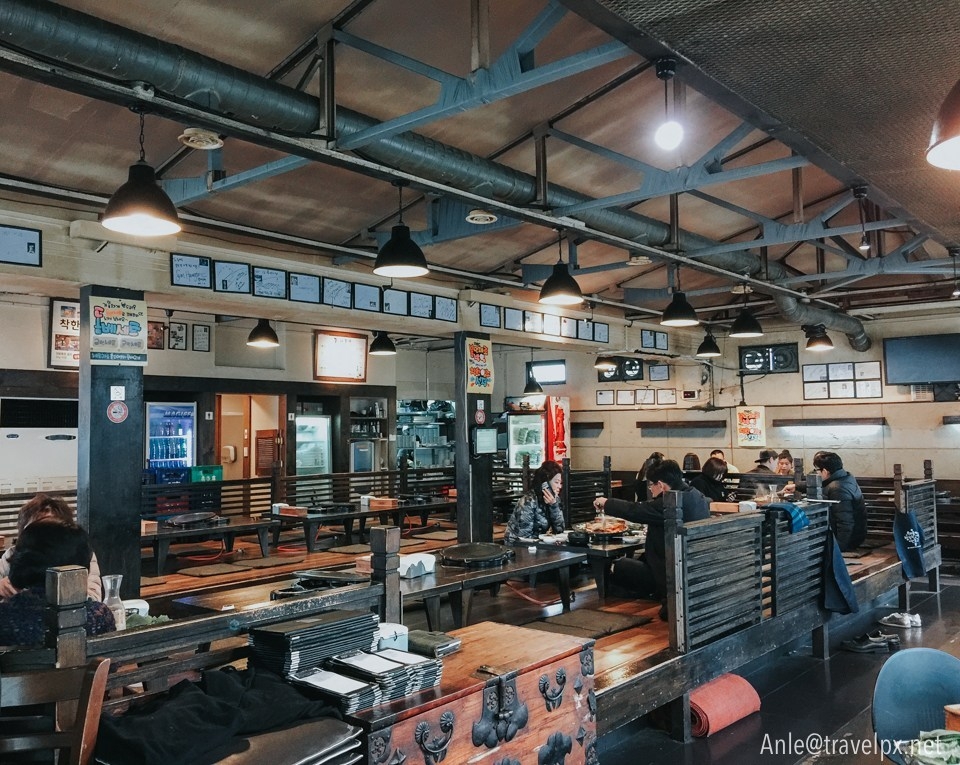 Nếm thử đặc sản thịt lợn đen siêu ngon trên đảo Jeju