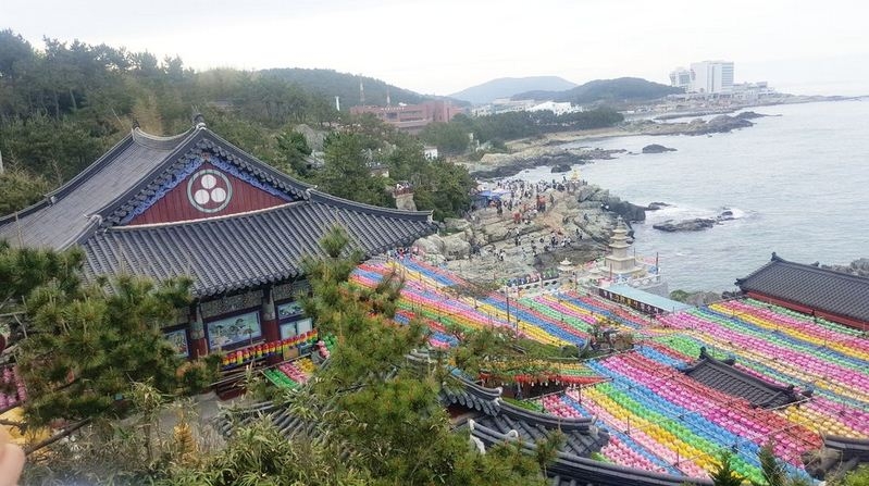 Khám phá ngôi chùa cổ bên bờ biển ở Busan, Hàn Quốc Khám phá ngôi chùa cổ bên bờ biển ở Busan, Hàn Quốc