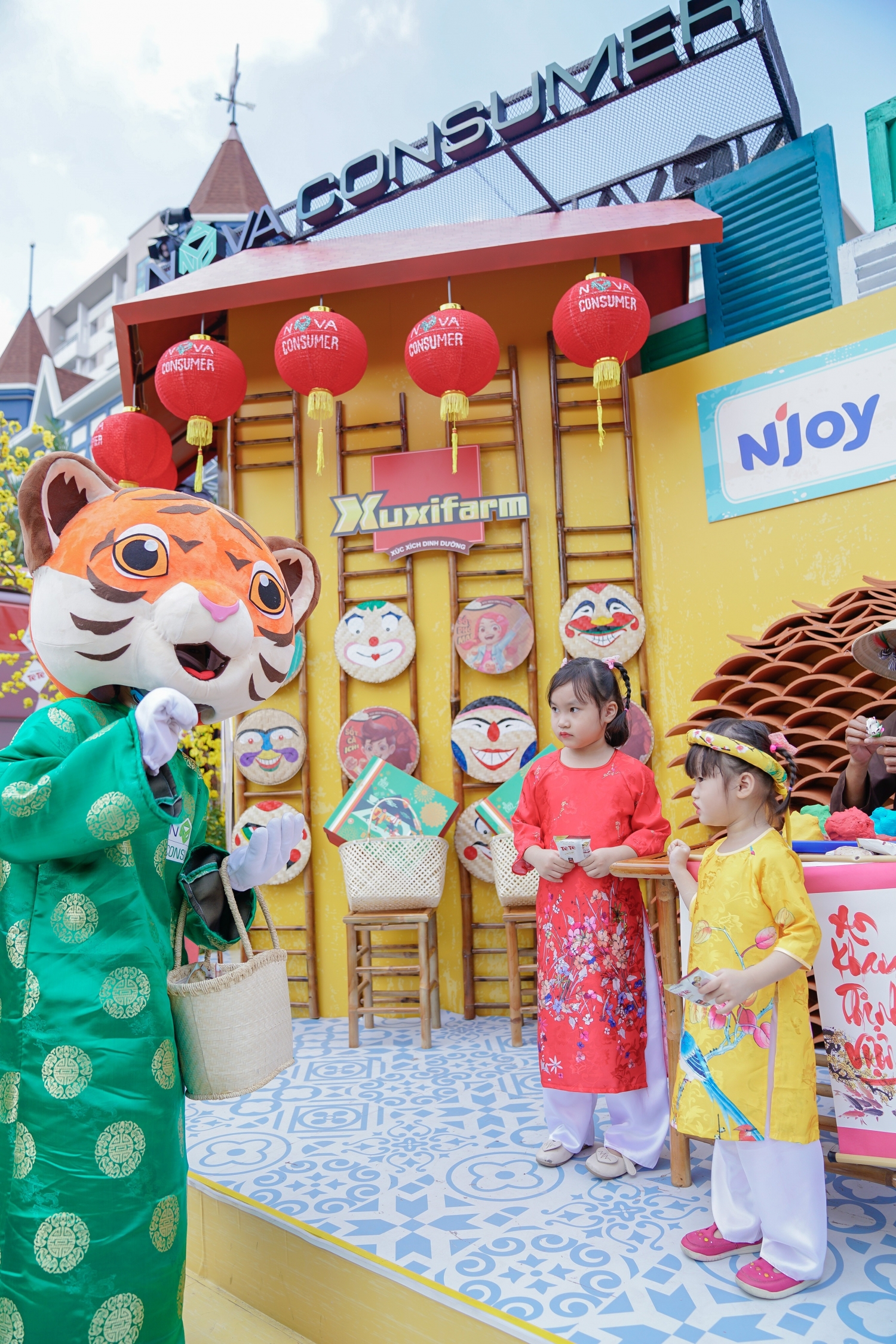 Không gian Tết 2022, chill hết nấc tại Novaland Gallery, thu hút người dân Sài Gòn rộn ràng check – in
