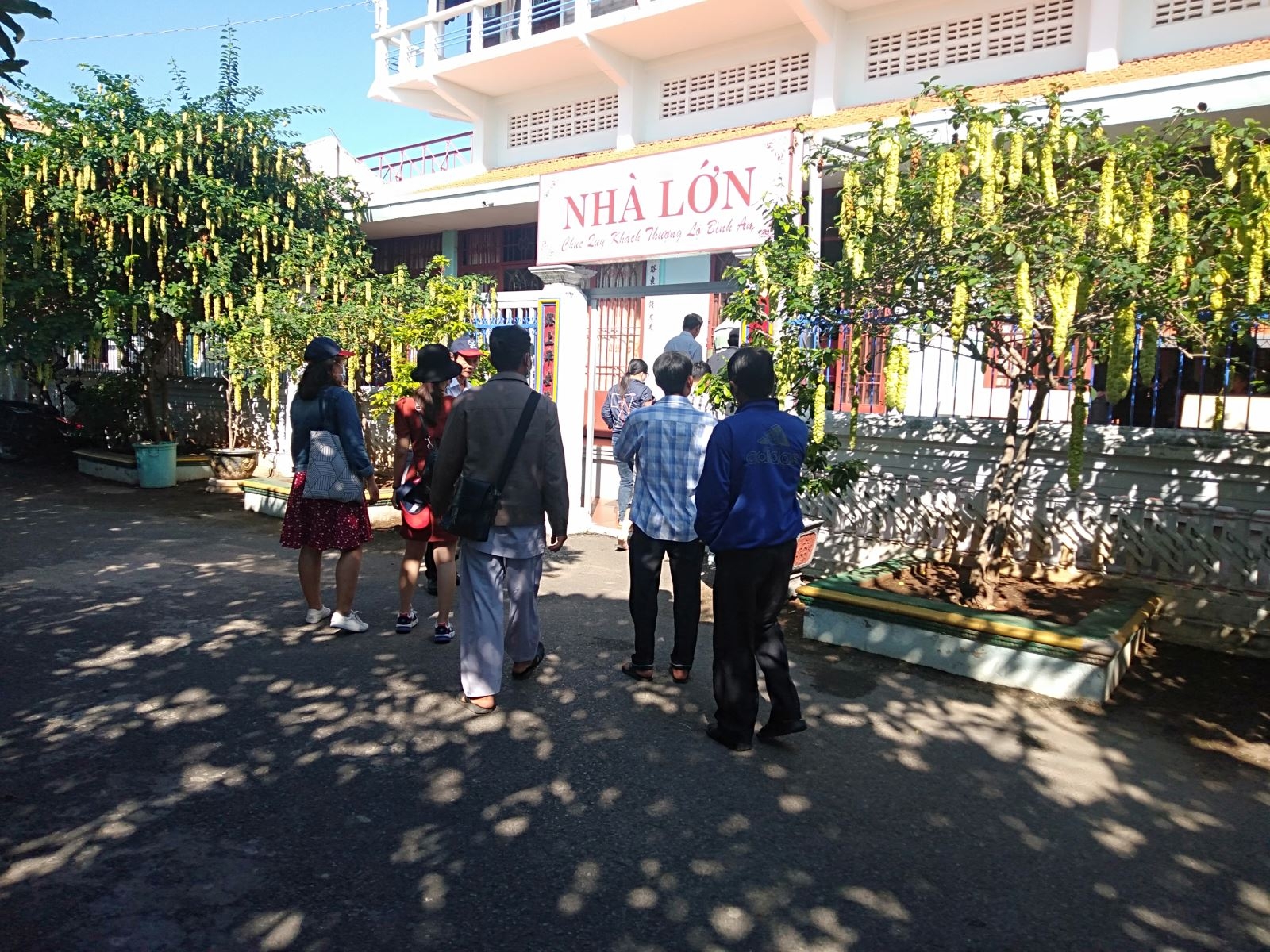 de nha lon long son thanh diem du lich van hoa hap dan