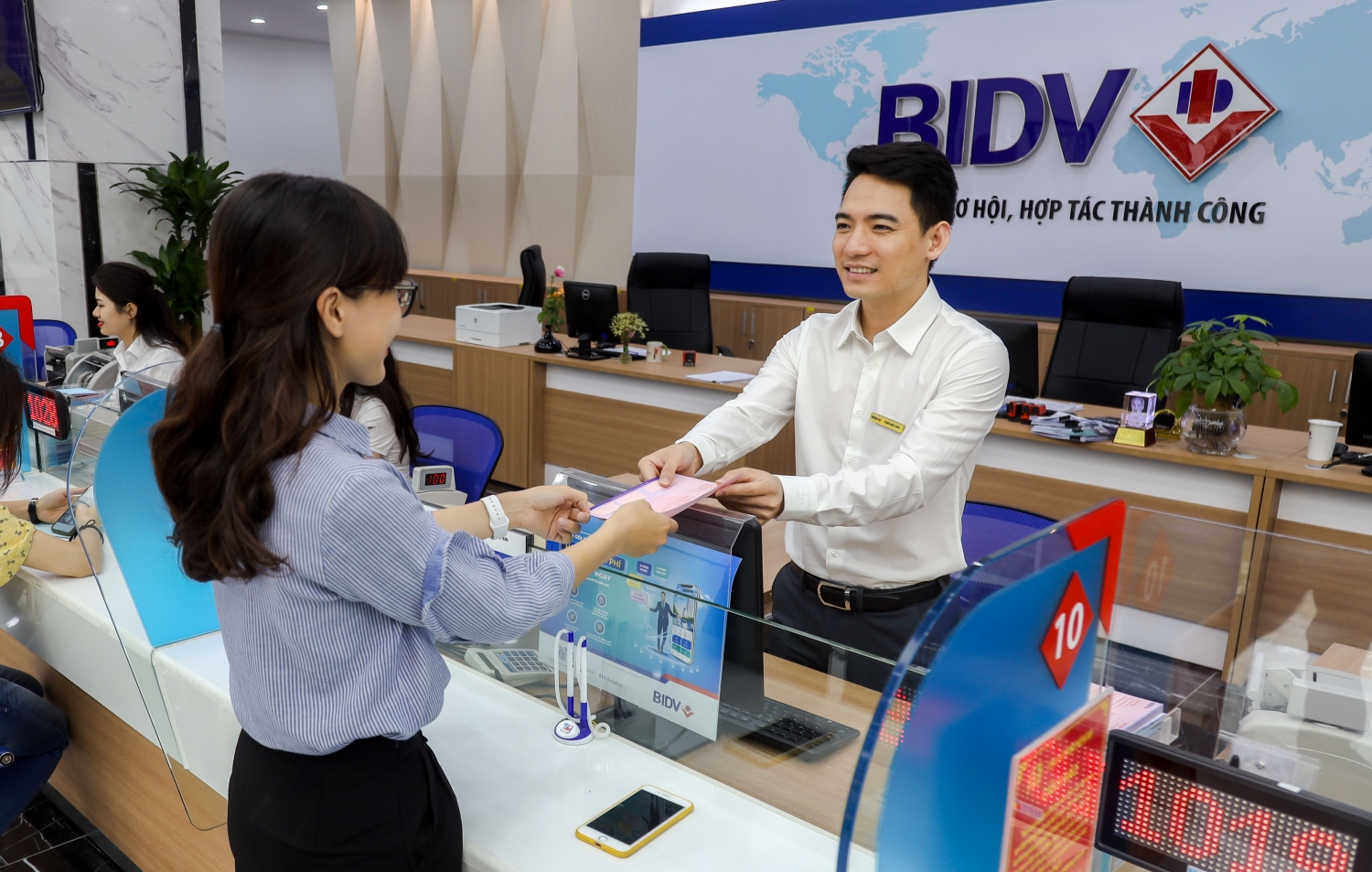 BIDV miễn phí sử dụng các phần mềm chuyển đổi số cho hộ kinh doanh chuyển thành doanh nghiệp