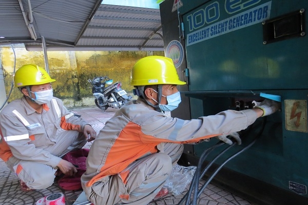 evnnpc dong dien them 5 cong trinh khoi cong 6 duong day