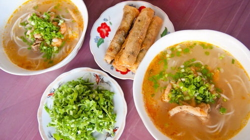 den-quang-binh-dung-bo-lo-mon-an-nay