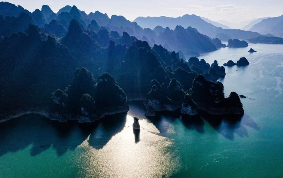 Ngược dòng Lô - Gâm ngắm Hạ Long giữa đại ngàn