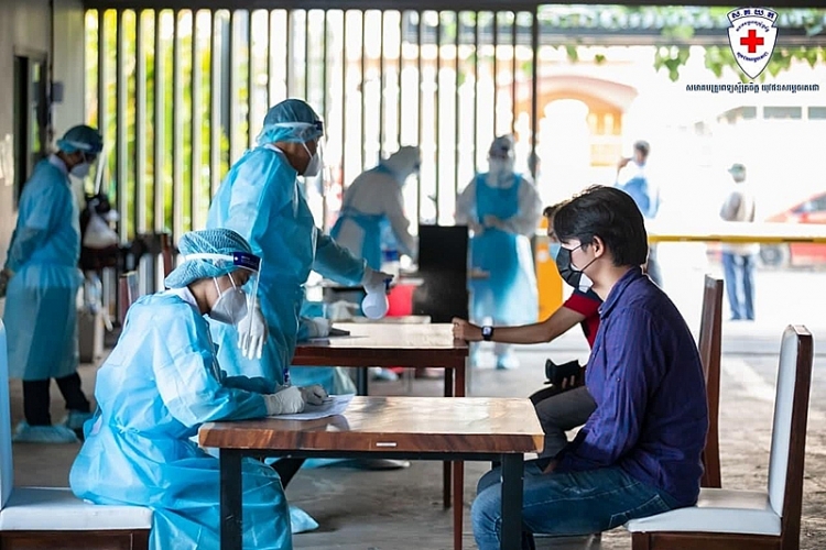 Campuchia tăng cường lực lượng phòng, chống COVID-19