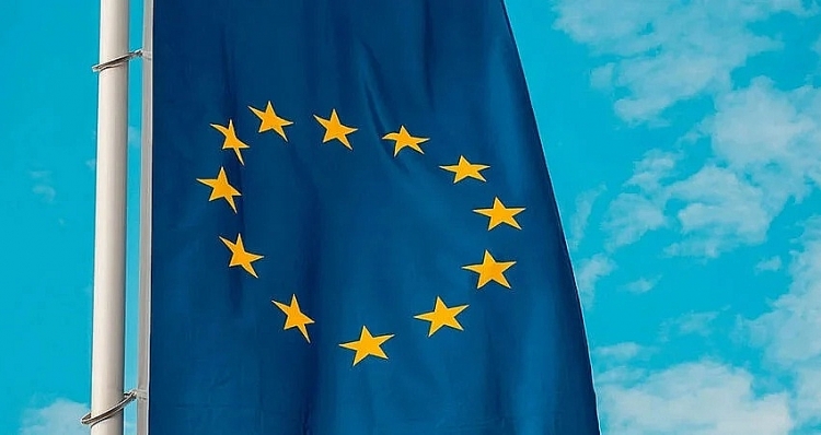 EU có thể miễn trừ cấm vận dầu Nga vận chuyển qua đường ống