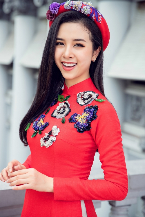 Ngây ngất với vẻ đẹp của Top 3 Hoa hậu Việt Nam trong bộ ảnh Tết