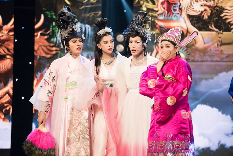 he lo hinh anh hoa hau tran tieu vy dong tao xuan ky hoi 2019