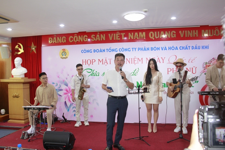 Phụ nữ PVFCCo họp mặt kỷ niệm Ngày 8/3 và bàn về “Phụ nữ và Hạnh phúc”