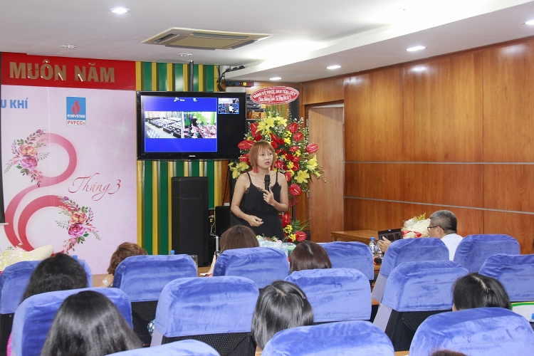 Phụ nữ PVFCCo họp mặt kỷ niệm Ngày 8/3 và bàn về “Phụ nữ và Hạnh phúc”