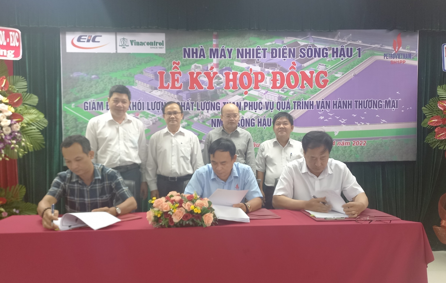 NMNĐ Sông Hậu 1: Ký kết hợp đồng giám định chất lượng, khối lượng than