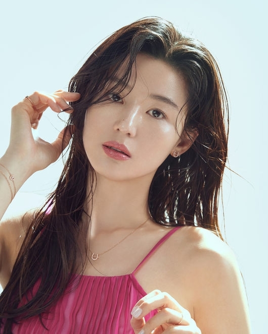 “Mợ chảnh” Jeon Ji Hyun bị đồn ly thân chồng đại gia
