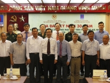ca mau thay ao moi nho cum khi dien dam