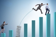 Tin nhanh thị trường chứng khoán ngày 21/12: VN Index liên tục trinh phục các đỉnh cao mới trong lịch sử