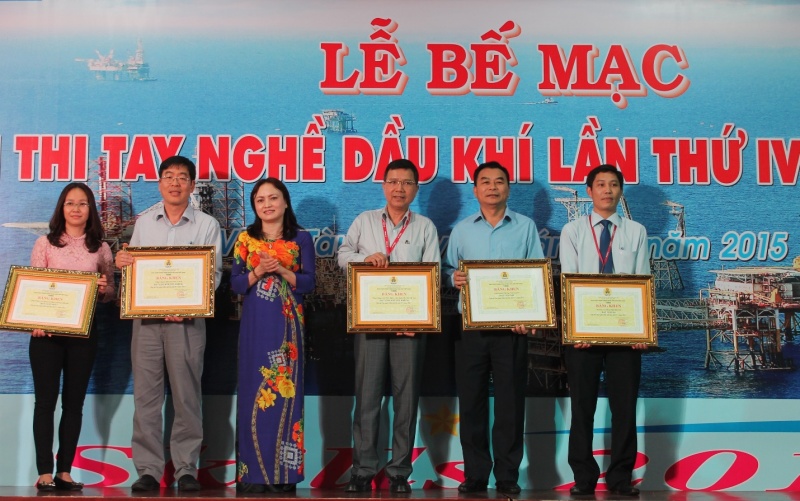 ton vinh nguoi lao dong gioi tay nghe cao
