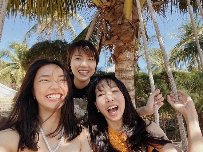 sao viet cung gia dinh va ban be du lich nuoc ngoai dip tet