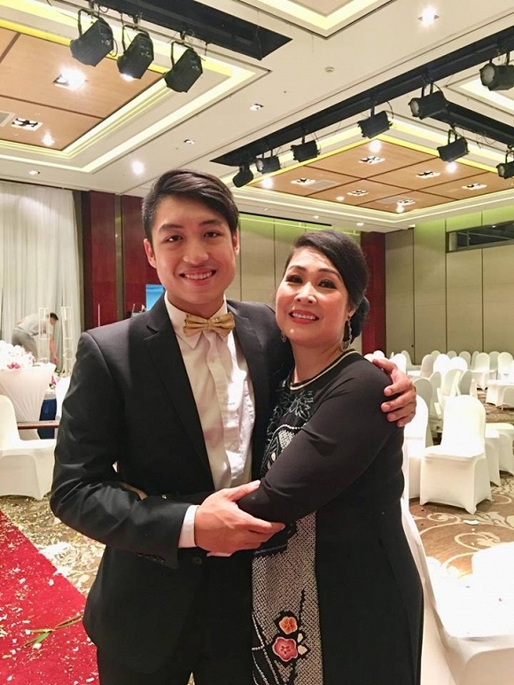 hong van van am anh ve tieng het cua con trai gap nan luc nho