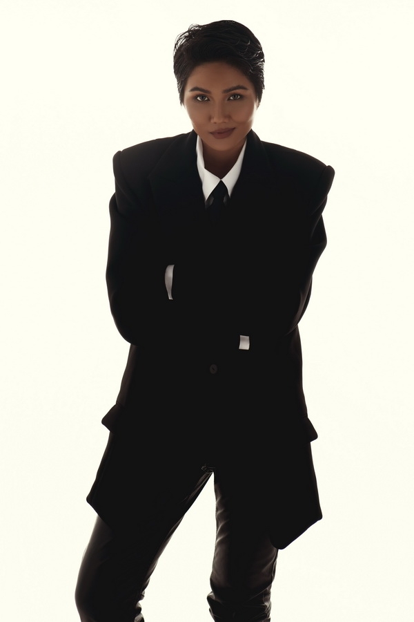 hoa hau hhen nie ki niem vao top 5 miss universe bang bo anh dac biet